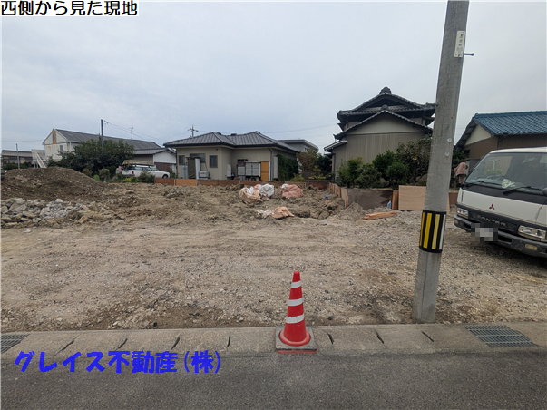 豊明市国道1号線北側 構造:木造土地面積:112.89平米 ( 34.14坪 ) 建物面積:101.85平米 ( 30.8坪 )